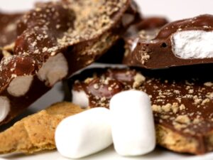 S'mores Bark (Grahams & Marshmallows)